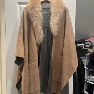 Elegant Tan Cape with Faux Fur Collar